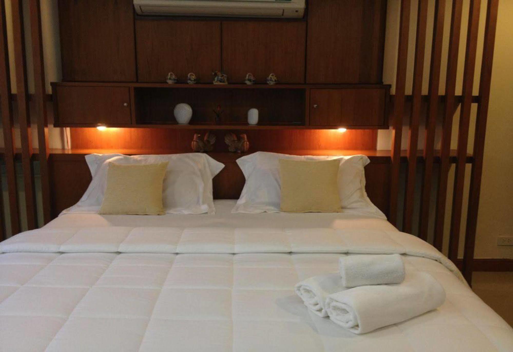 Ruankeaw Homestay Nai Harn Exterior photo